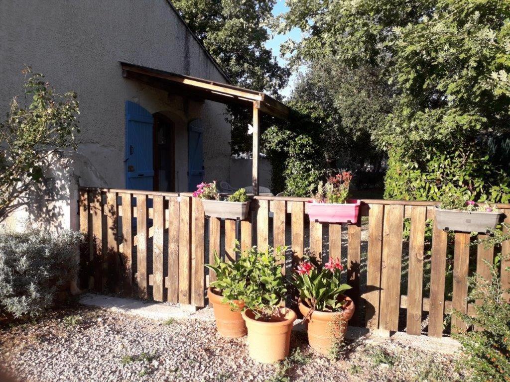 Appartamento Chez Betty Le Luc Esterno foto