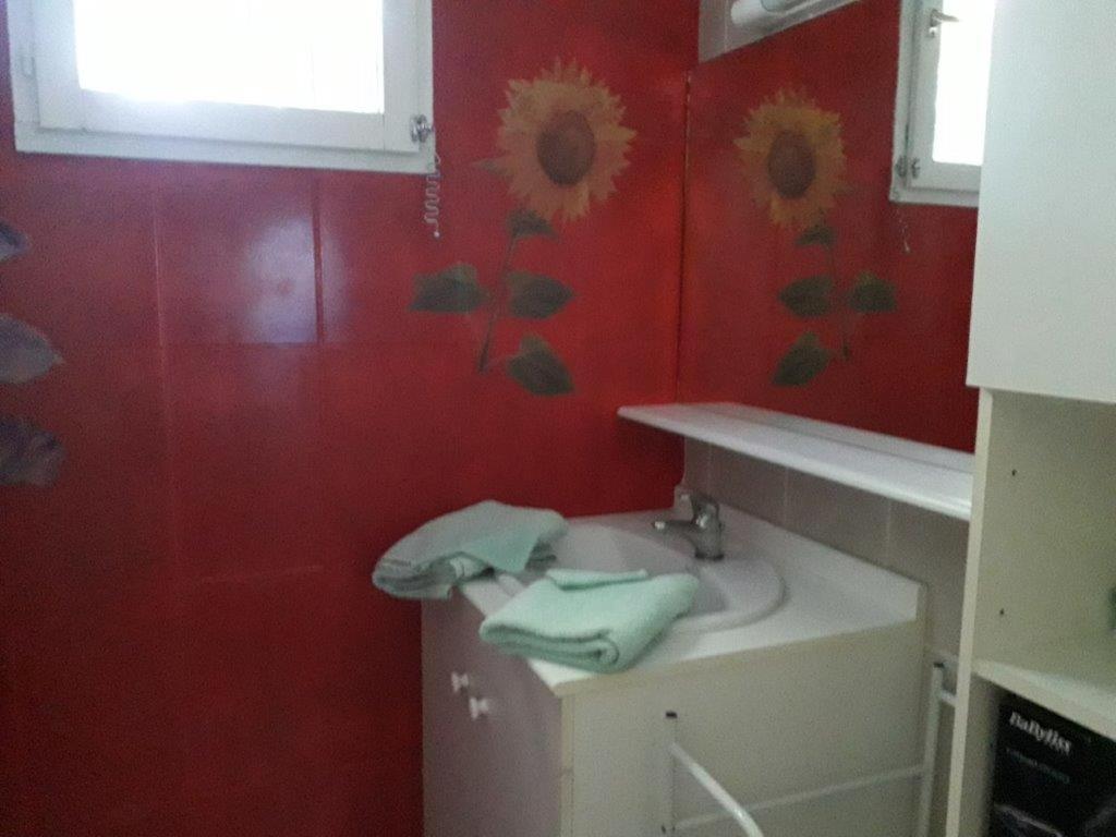 Appartamento Chez Betty Le Luc Esterno foto